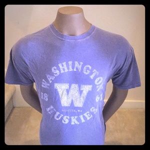 UW huskies t shirt Large go Dawgs!!